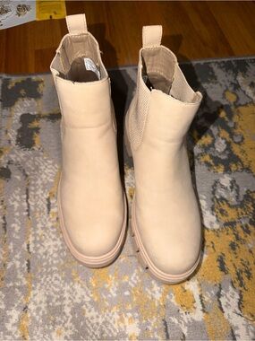 Women's Cream Chelsea Booties - Stylish Neutral Ankle Boots